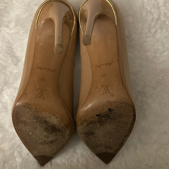 Shoes - Picture 1 of 2